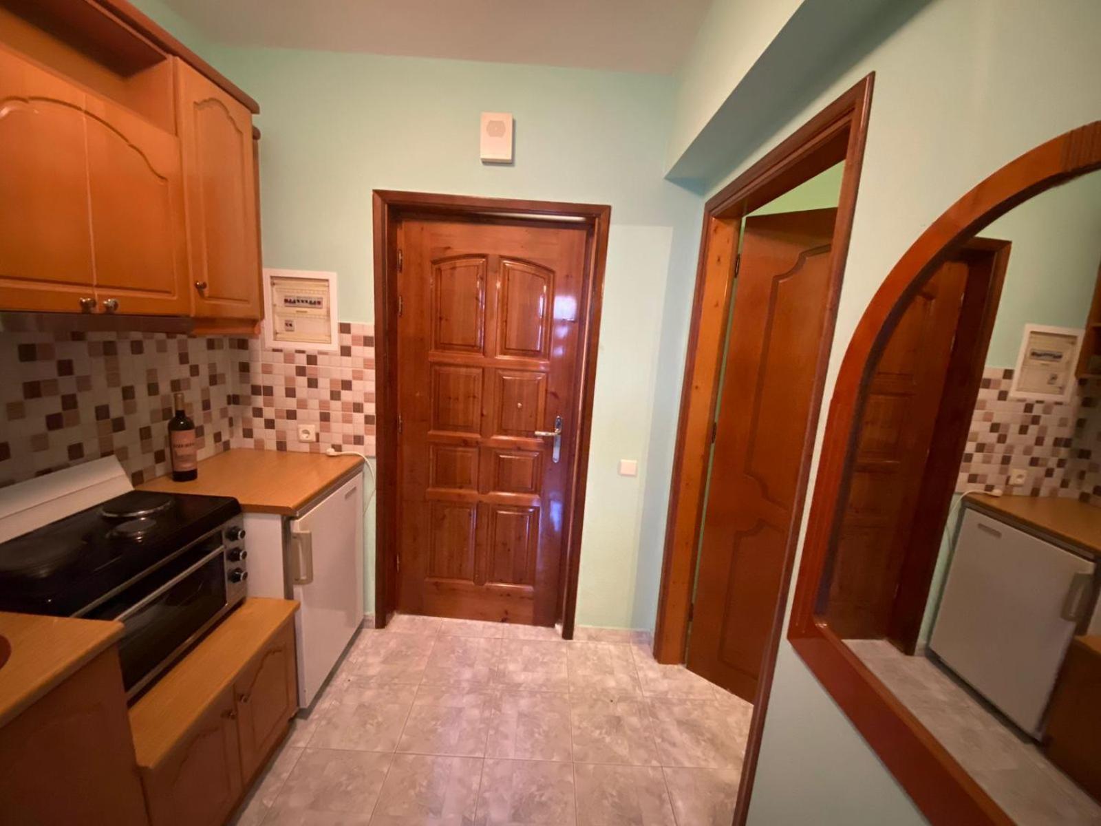 Lovely 2 Bedroom Unit With Garden View Center * Sarandë